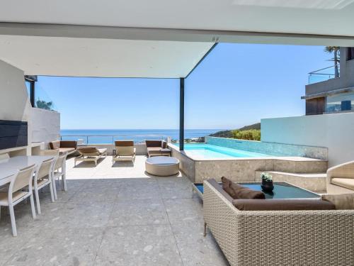 13 On Medburn Penthouse Luxury Suites - image 8