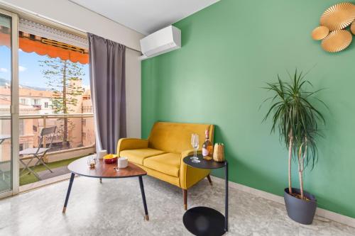 Charmant studio climatisé avec balcon à Menton