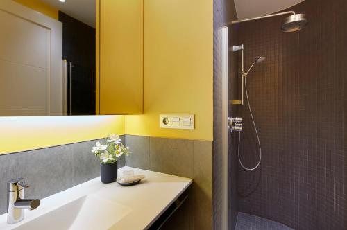 Urbieta 2 Apartment by FeelFree Rentals - image 11