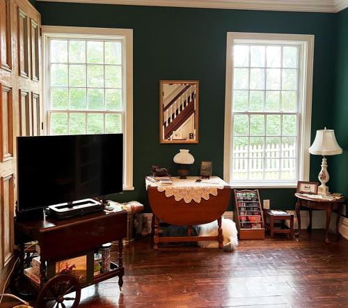 . Quiet Home near Ark Encounter and Creation Museum