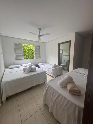 1 double bed, 2 twin beds