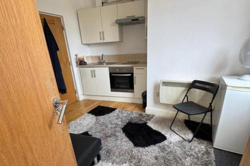 Upper Holloway Studio 1 Min to Station Sleeps 2 - main image