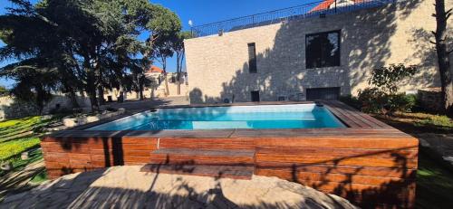 Eagles Nest Guesthouse- Rose Lily Suite 2 in Tripoli