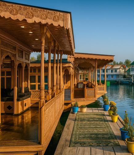 HAYAT Group OF Houseboats in Srinagar