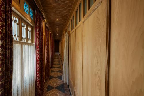HAYAT Group OF Houseboats in Srinagar