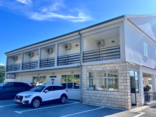 Rooms & Pansion Odmor, Rovanjska