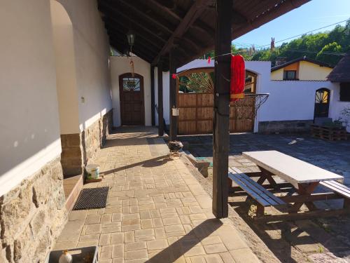 Pension V Doubí (Pension V Doubi) in Locenice