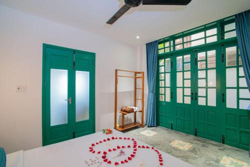 An Bang Breeze House - Private Coastal Oasis - image 2