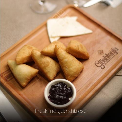 Ēdiens un dzērieni, HotelRestaurant Gështenja (HotelRestaurant Geshtenja) in Suva Reka