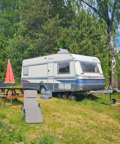 Caravan on eco farm with external bathroom - Bjorngarden in Edsbjorke