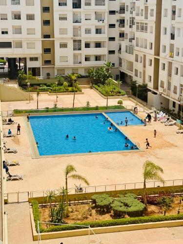 Islane Holiday Studio with pool&balcony in Al Mohammadi