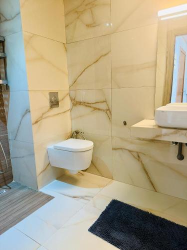 Islane Holiday Studio with pool&balcony in Al Mohammadi