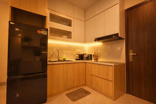 Kitchen, Dawncrest Apartment - Gym Pool For U in HCMC in Phuoc Kien