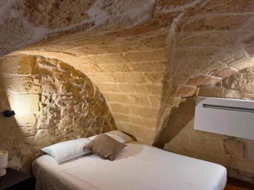 Maison Ancient Stone