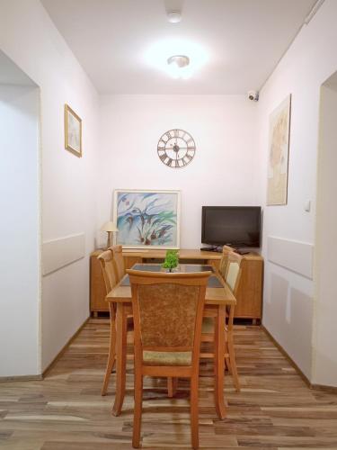 Babel Hostel, Dworzec PKP, Rynek 2