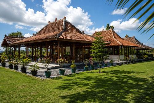 Green Resort Pracimantoro Wonogiri by Sawala in Purworejo