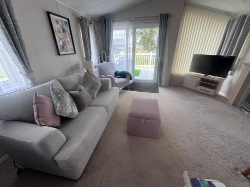 Derwent View Luxury Lake Side Caravan Home in Port Carlisle