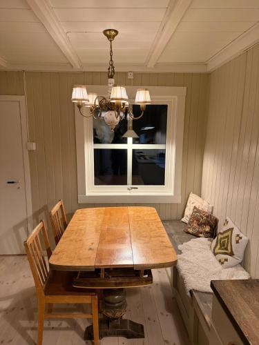 Det gamle huset i Oksfjordhamn in Durmalsskardet