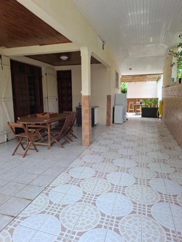 Grande Villa Tropicale au Robert avec Vue Mer, Terrasse, Clim in Hyacinthe