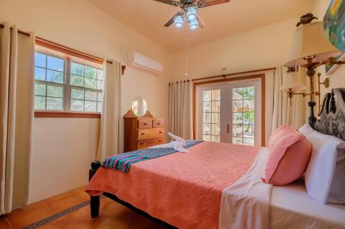 Vista exterior, Diamond Reef 2A in Ambergris Caye
