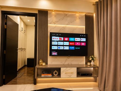 Prime Luxury Elysium Tower Margalla Hills Executive Apartment - image 11