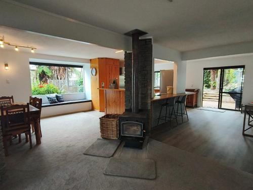 Hamurana Lakefront Escape Rotorua in 哈穆拉納