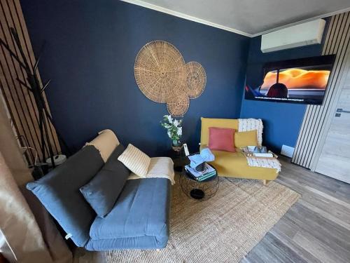 Cozy studio with pool & parking