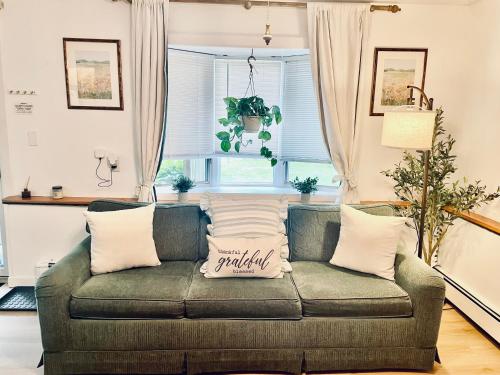 Cozy Comfort Living - A Home Away From Home - image 11
