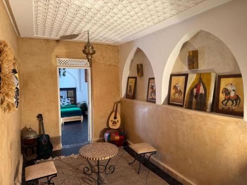 Renovated riad near Jemaa el FnaQuiet stay - image 2