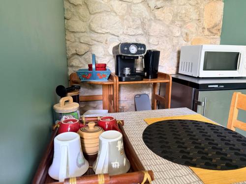 Chambre bohème avec salle de bain privée et vue jardin Campagne bordelaise (Chambre boheme avec salle de bain privee et vue jardin Campagne bordelaise) in Villenave-de-Rions