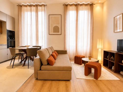 Luxurious renovated 3-room apartment - City center
