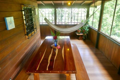 Kliffstone Jungle House in Blancaneau