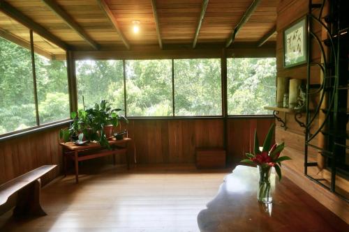 Kliffstone Jungle House in Blancaneau