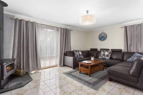 The Moorings Tides & Tails - Pets Welcome! — other in 3 Henty Rd , Saint Leonards Australia, 3223