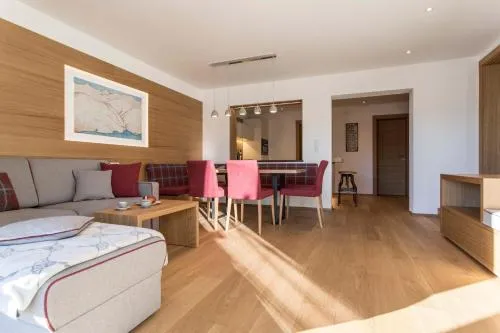 Slow Living Suite - Ferienwohnung mit privater Sauna & Garten in Fiss, Österreich