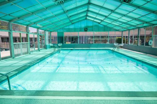 Swimmingpool, Endless Dunes, A Modern Motel in Eastham (MA)