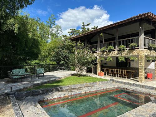 Exterior view, Finca Hotel Brasilia in La Virginia