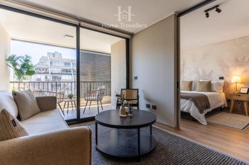 HT Premium location with terrace, parking, and AC