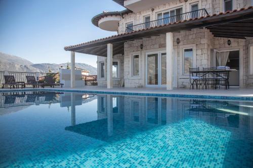 Luxury Villa Caretta