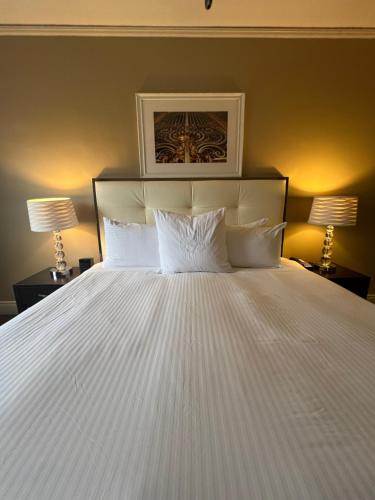 Kensington Park Hotel Room Type - Superior King Room
