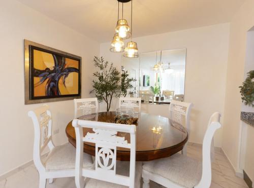 3 Bedroom Apartment Terrace and Pool Relaxation in Cabrera