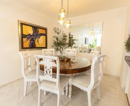 3 Bedroom Apartment Terrace and Pool Relaxation in Cabrera