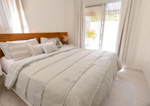 3 Bedroom Apartment Terrace and Pool Relaxation in Cabrera