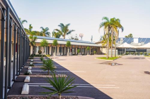 Sundowner Motel Hotel