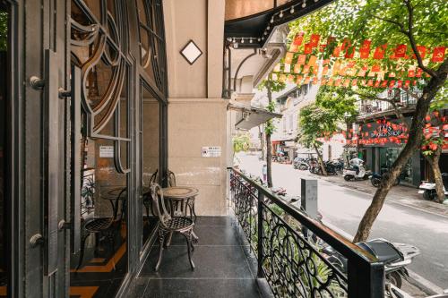 Bay Luxury Fortune Grand Hotel in Dong Xuan Market
