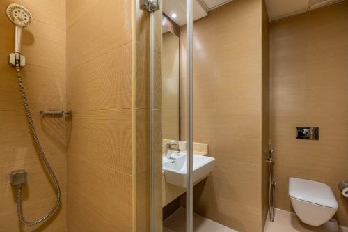 Bright - Contemporary - Spacious - image 10