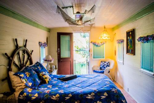 1 queen bed