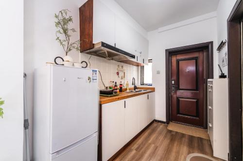Tonight Homestey Shanghai Apartment Good Location 140 - image 5