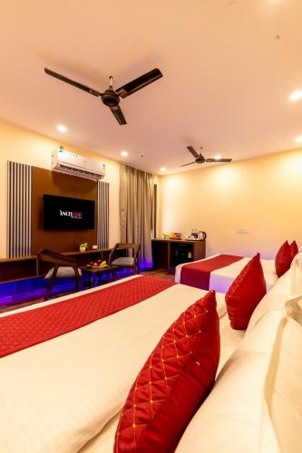 Hotel The Angel Pink Premium Rooms At Kaushambi 3-star Hotel Kaushambi Ghaziabad - image 2