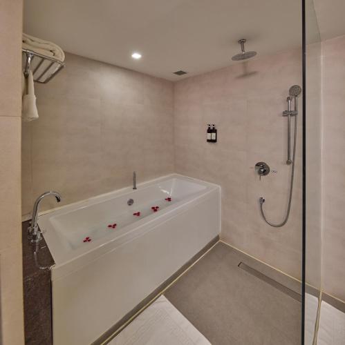 Bathroom, Royal Orchid Central Bangalore, MG Road near Lahe Lahe